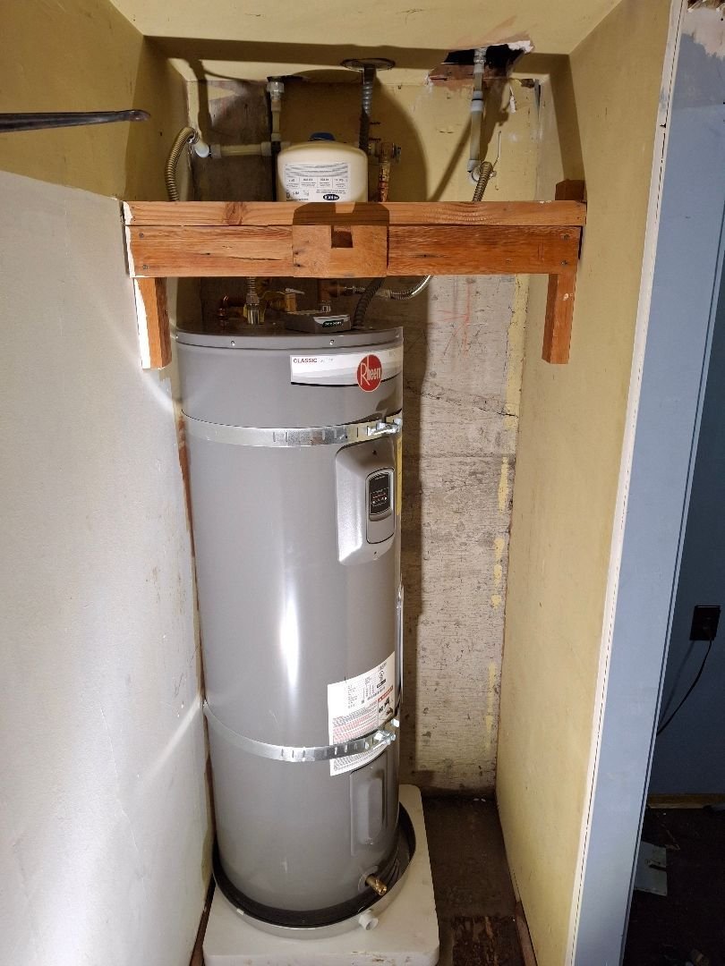 Water heater installation by Royal Flush Plumbing in Pierce County, WA, photo 8